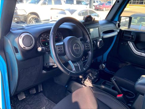 Certified 2017 Jeep Wrangler Unlimited Sahara w/ Dual Top Group image 16