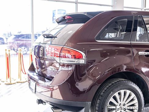 Used 2012 Lincoln MKX FWD image 12