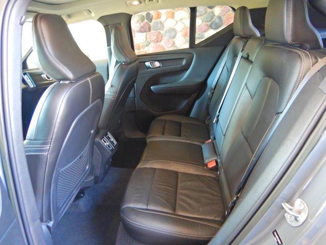 Used 2023 Volvo XC40 B5 Plus AWD/4WD image 13