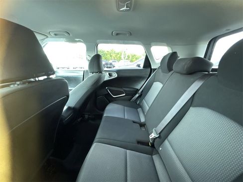 Used 2025 Kia Soul LX w/ LX Technology Package image 12