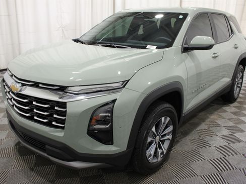 Used 2026 Chevrolet Equinox LT FWD image 34