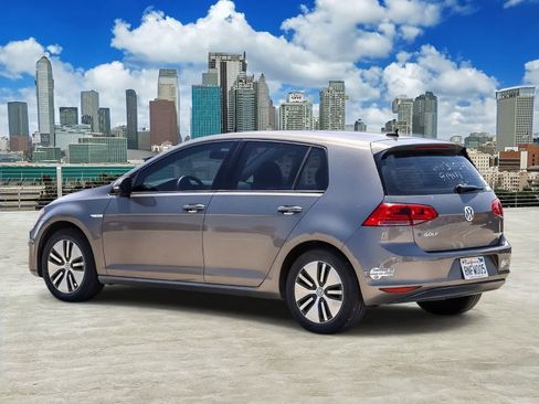 Used 2016 Volkswagen e-Golf SE w/ DC Fast Charging Package FWD image 6