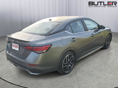 Used 2025 Nissan Sentra SR FWD image 6