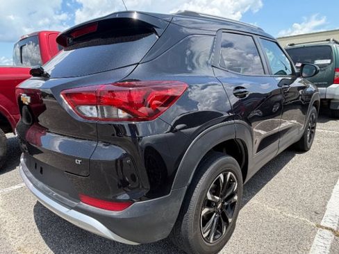 Used 2021 Chevrolet TrailBlazer LT AWD/4WD image 2