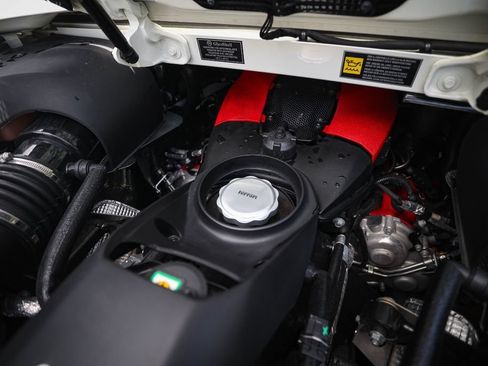 Used 2021 Ferrari F8 Tributo RWD image 25