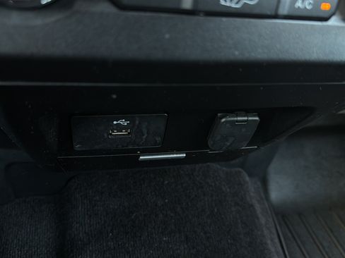 Used 2017 Ford F150 XLT AWD/4WD image 18