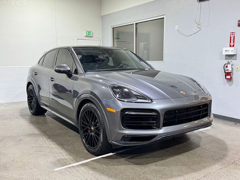 Used 2022 Porsche Cayenne GTS image 6