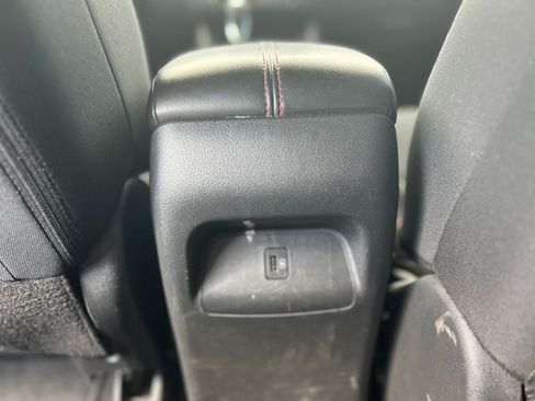 Used 2024 Nissan Sentra SR FWD image 17