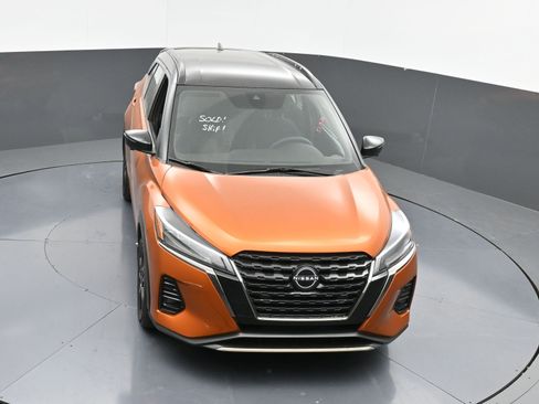 Used 2023 Nissan Kicks SR image 29