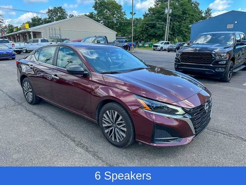 Used 2025 Nissan Altima 2.5 SV AWD/4WD image 2