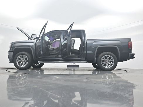 Used 2017 GMC Sierra 1500 SLT w/ SLT Premium Package AWD/4WD image 38