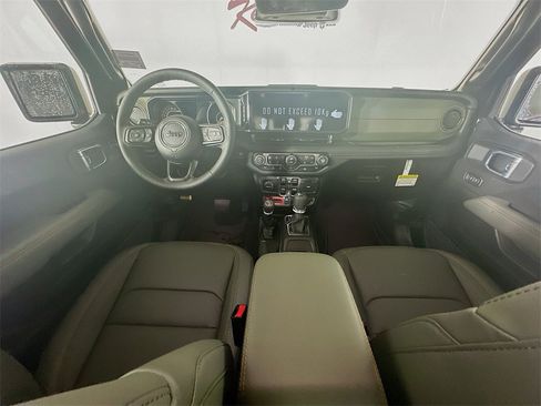 New 2026 Jeep Gladiator Mojave w/ Technology Group image 9