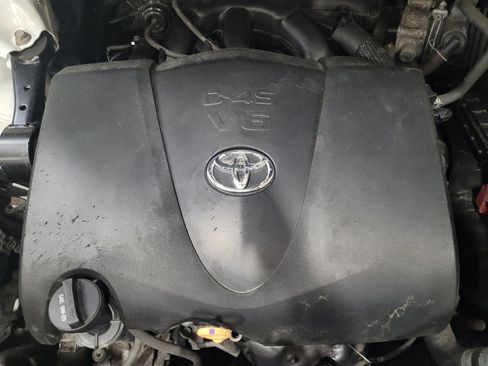 Used 2019 Toyota Highlander XLE AWD/4WD image 30
