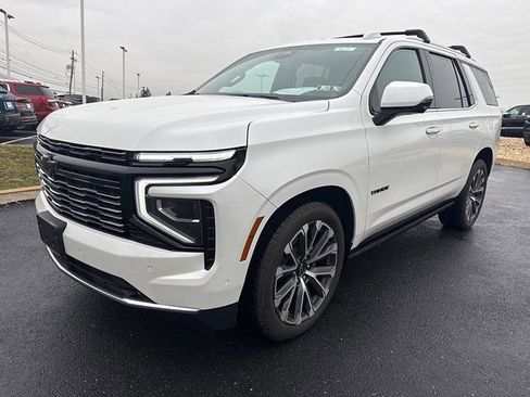 Used 2025 Chevrolet Tahoe High Country image 3