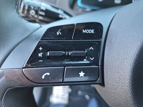 Used 2025 Hyundai Elantra Sport FWD image 18