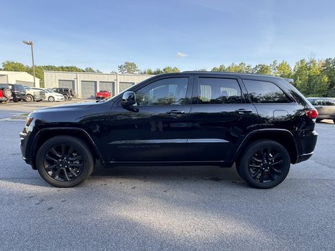 Used 2021 Jeep Grand Cherokee Laredo X AWD/4WD image 8