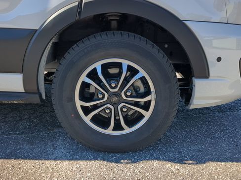 Used 2024 Ford Transit 350 XLT image 9