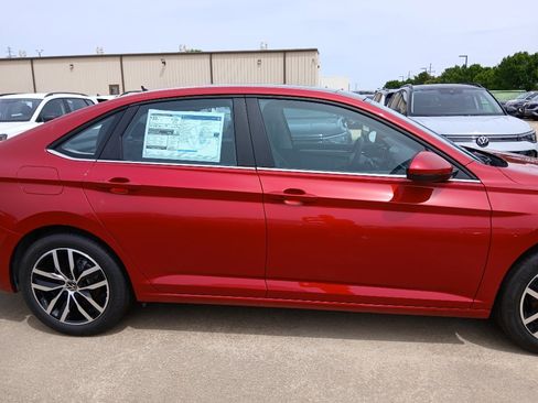 New 2026 Volkswagen Jetta SE FWD image 5