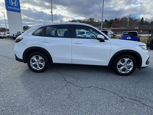 Certified 2025 Honda HR-V LX image 3