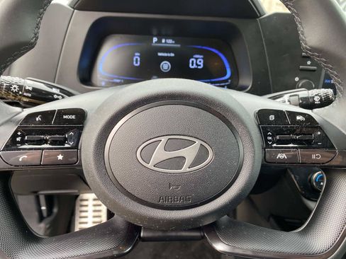 Used 2025 Hyundai Elantra Sport FWD image 13