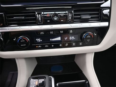 New 2026 Nissan Pathfinder SL w/ SL Premium Package image 3