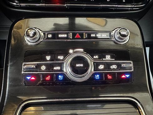 Used 2022 Lincoln Nautilus Reserve w/ Equipment Group 201A image 7