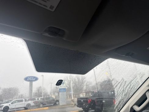 Used 2015 Ford Transit 250 130 Low Roof w/ Exterior Upgrade Package image 31