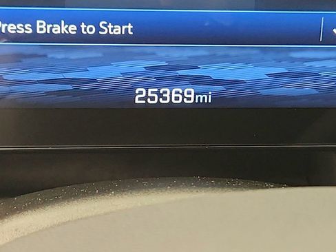 Used 2025 Chevrolet Equinox LT FWD image 16