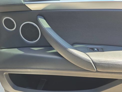 Used 2011 BMW X5 M image 27