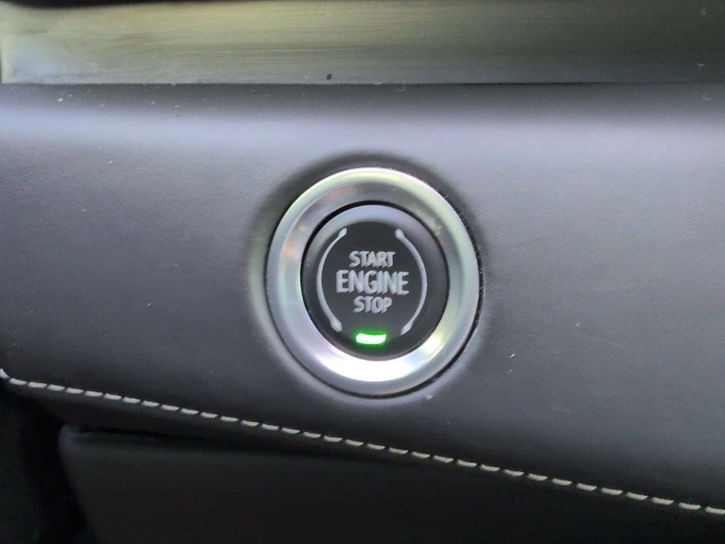 Used 2022 Cadillac Escalade Sport Platinum AWD/4WD image 32