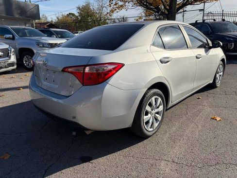 Used 2018 Toyota Corolla LE FWD image 5