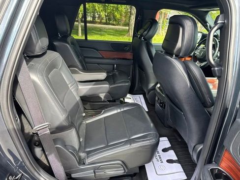 Used 2024 Lincoln Navigator Premiere AWD/4WD image 14