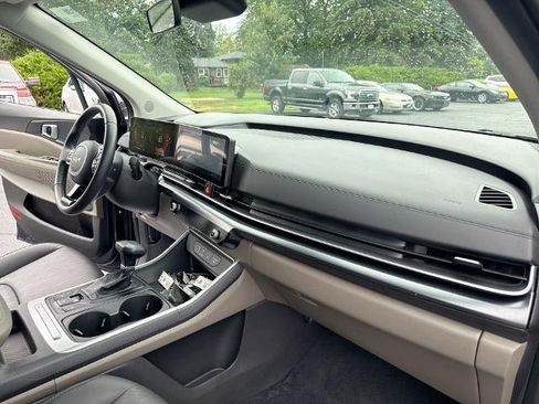 Used 2026 Kia Carnival FWD image 28
