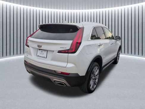 Used 2023 Cadillac XT4 Premium Luxury w/ Technology Package AWD/4WD image 4