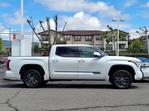 Used 2022 Toyota Tundra Platinum w/ Advanced Package AWD/4WD image 5