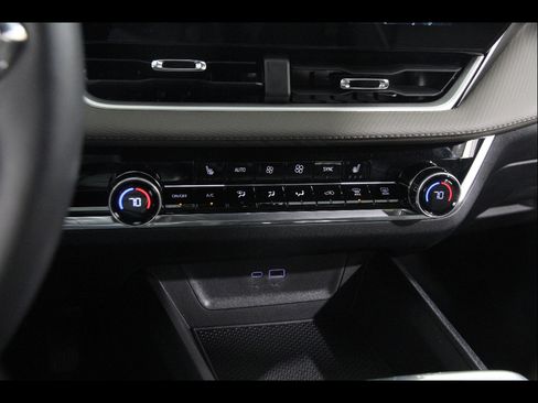 Used 2026 Chevrolet Equinox LT w/ Convenience Package II image 15