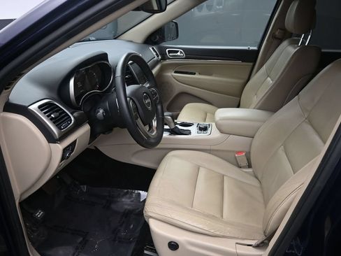 Used 2017 Jeep Grand Cherokee Limited AWD/4WD image 10