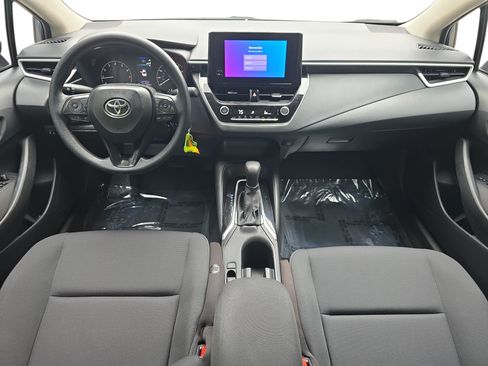 Used 2025 Toyota Corolla LE FWD image 9