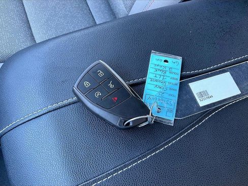 Certified 2025 Chevrolet Traverse LT image 36