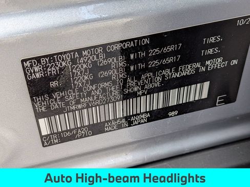 Used 2024 Toyota RAV4 XLE AWD/4WD image 32