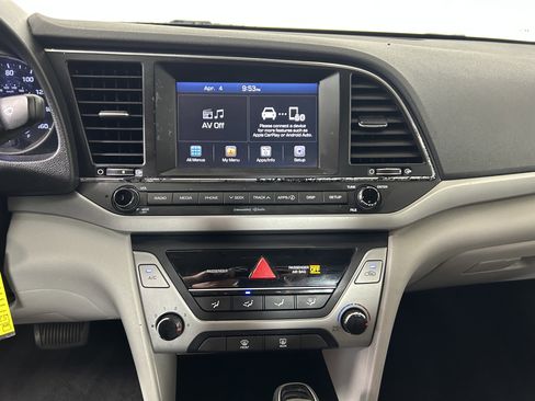Used 2017 Hyundai Elantra SE FWD image 14