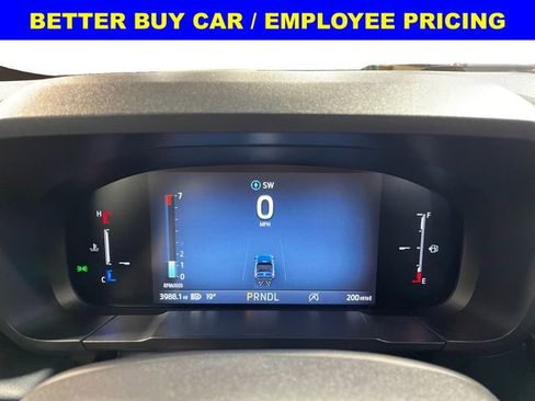 New 2025 Ford Maverick XLT w/ XLT Luxury Package AWD/4WD image 2