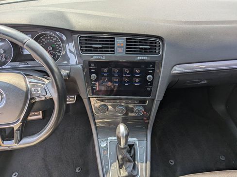 Used 2018 Volkswagen Golf Alltrack AWD/4WD image 17