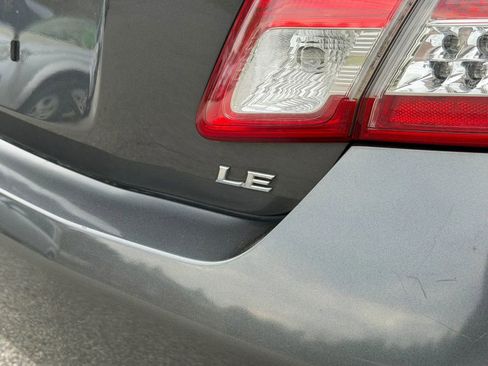 Used 2010 Toyota Camry LE FWD image 17