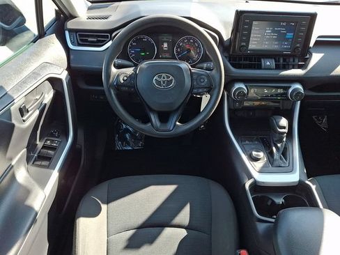 Certified 2021 Toyota RAV4 LE AWD/4WD image 11