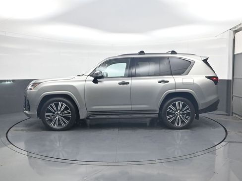 Used 2025 Lexus LX 700h Luxury w/ Appearance Package image 3