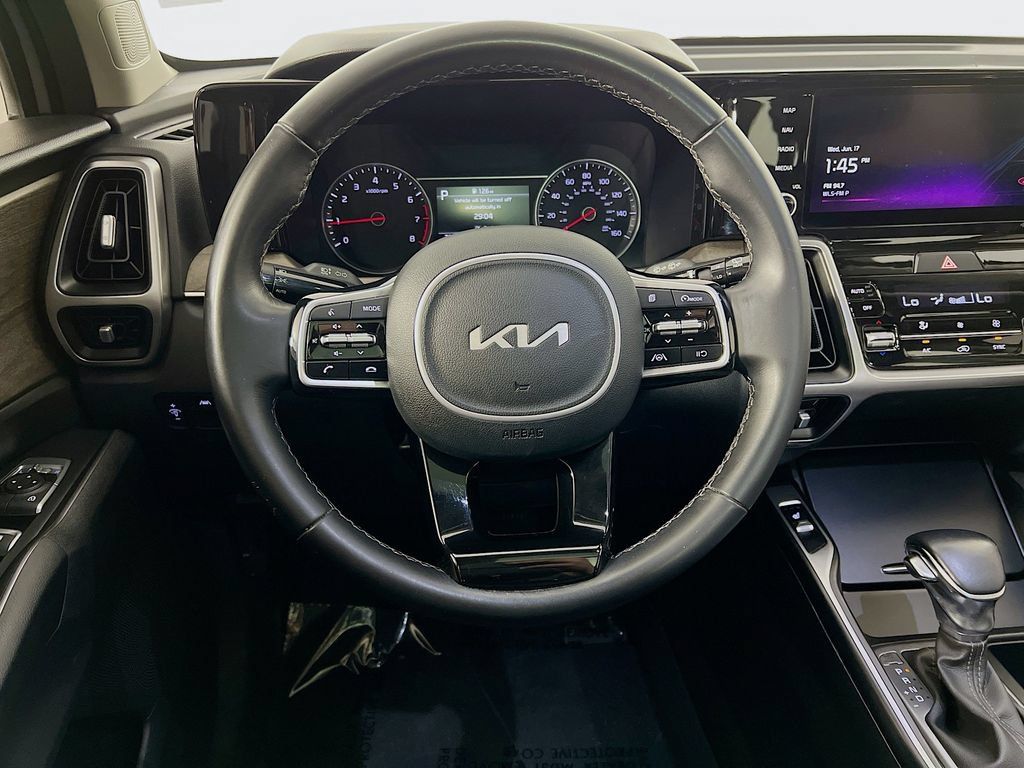 Used 2022 Kia Sorento S w/ Panoramic Sunroof Package AWD/4WD image 11
