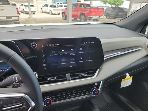New 2026 Chevrolet Equinox LT w/ Convenience Package II FWD image 24