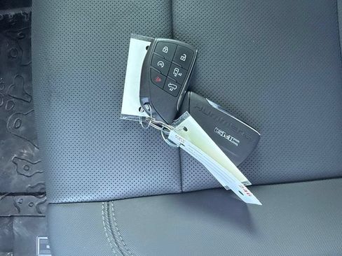 Used 2025 GMC Hummer EV 3X AWD/4WD image 15