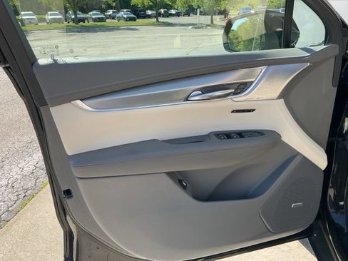 Used 2020 Cadillac XT5 Premium Luxury AWD/4WD image 17